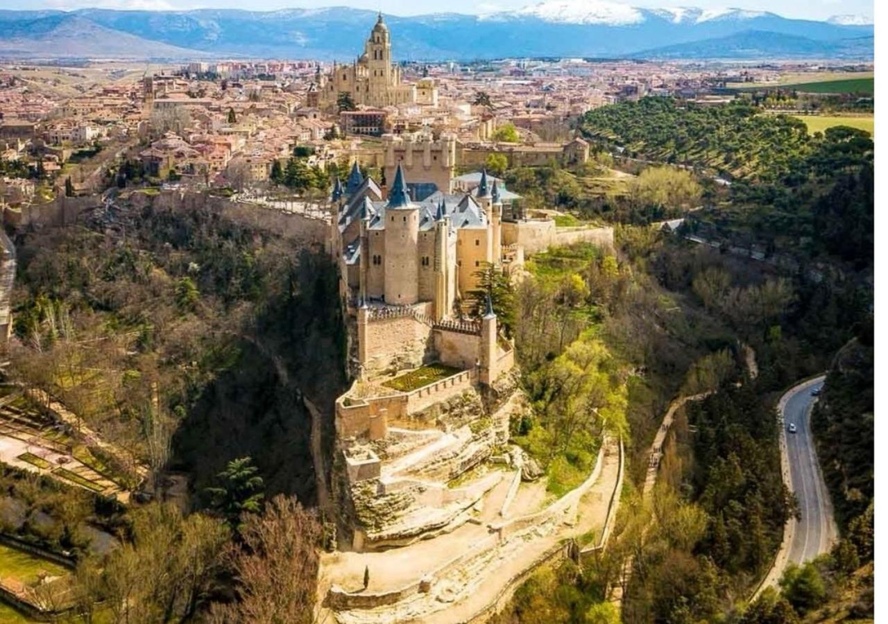 Hostal Juan Bravo Segovia Exterior photo